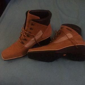 Brand new women’s size 9 timberland boots